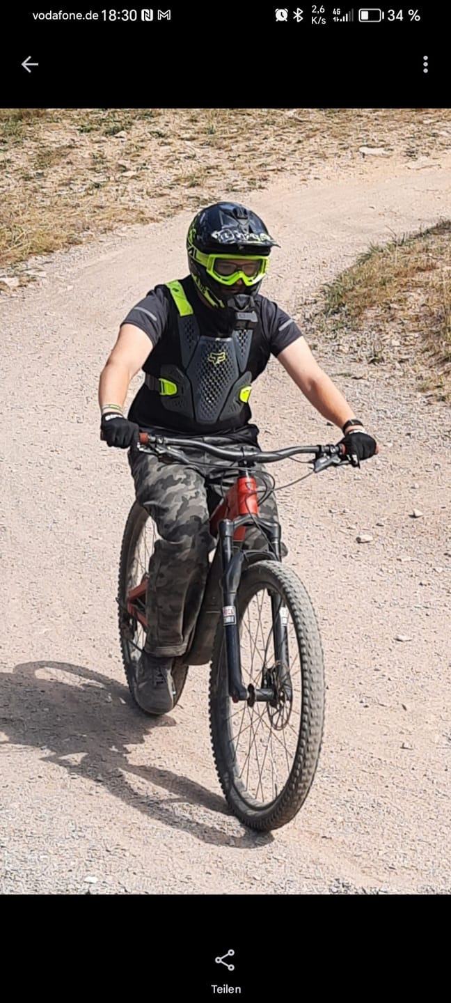 Customer photo review of HEAVY CAMO - Zipper Baggy Jeans