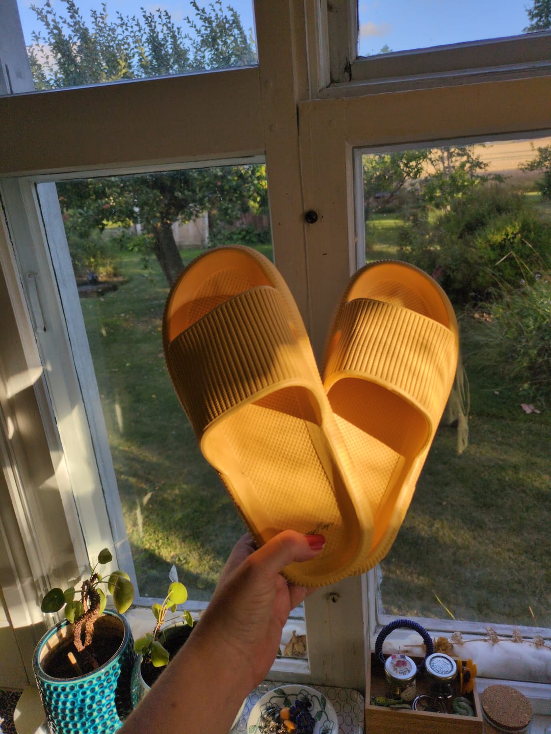 Customer photo review of HappyFlops Original