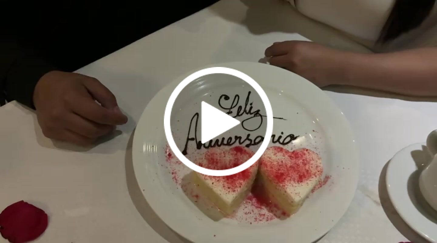 Customer video review of Cena Romántica