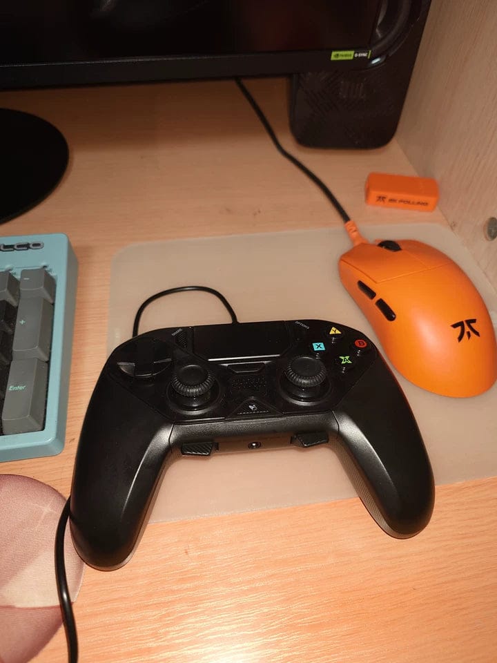 Customer photo review of AceGamer HyperShadow D4  Wireless Controller