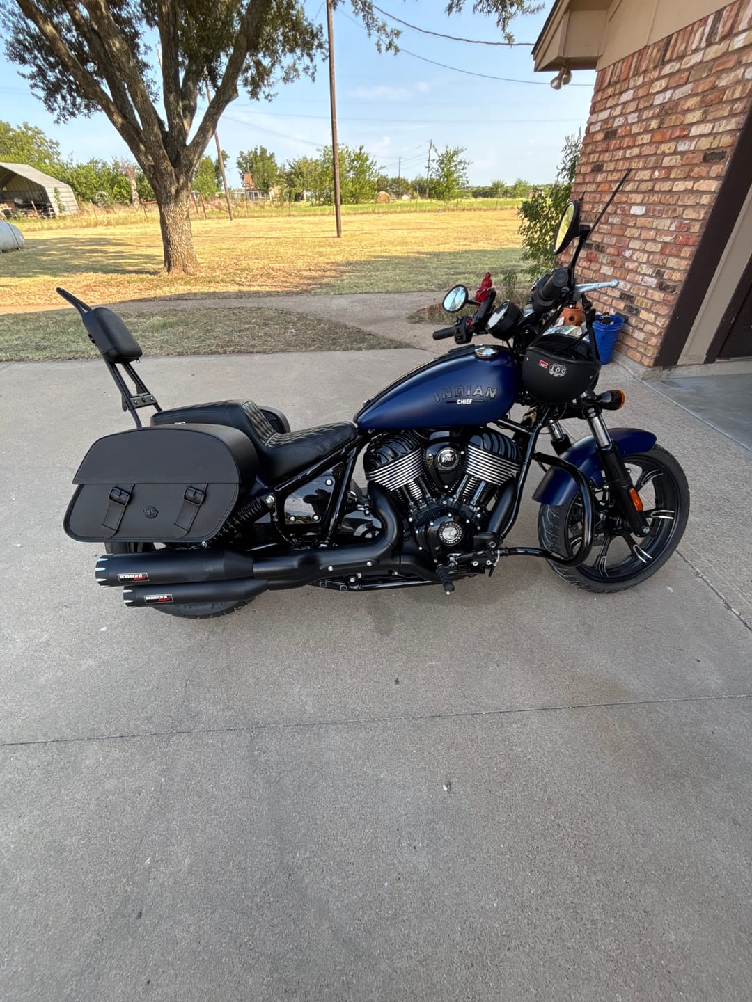 Customer photo review of Iron Born Diamond Stitch Indian Chief Dark Horse 2-Up Seat Black