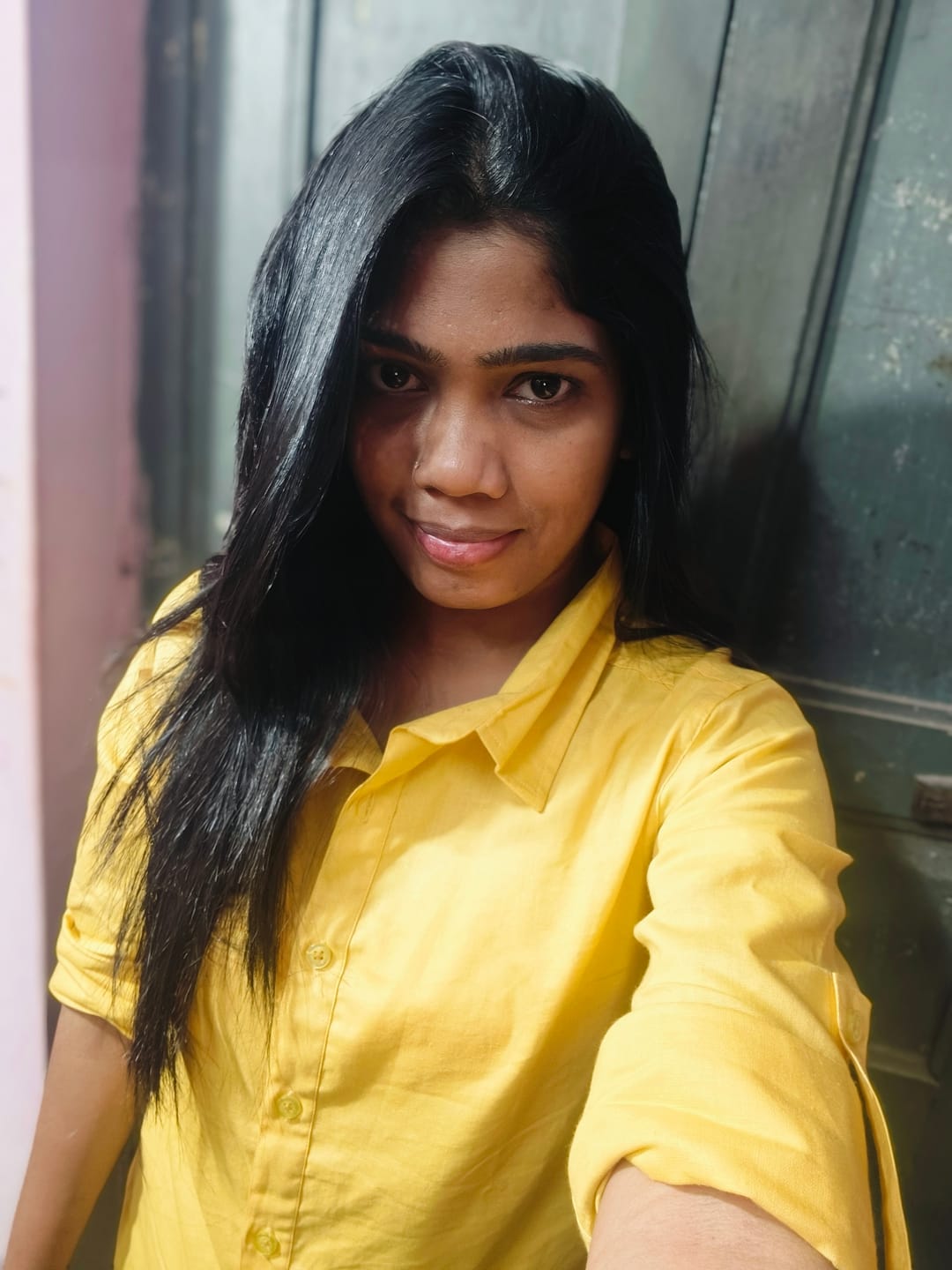 Customer photo review of Women Yellow Airy-Linen Shirt