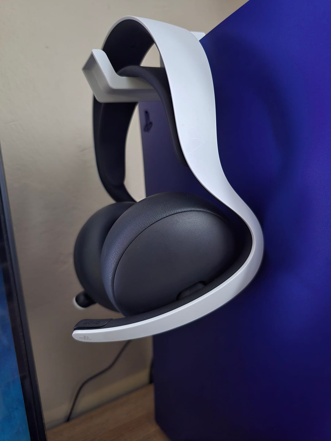 Customer photo review of PS5 Pulse Elite Wireless Headset - White