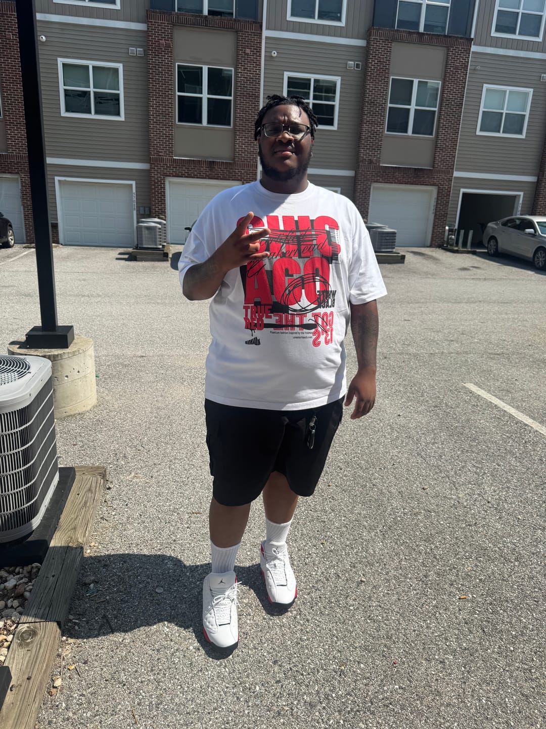Customer photo review of Chicago 13 Oversized Premium T-Shirt Matching Jordan 13 Chicago