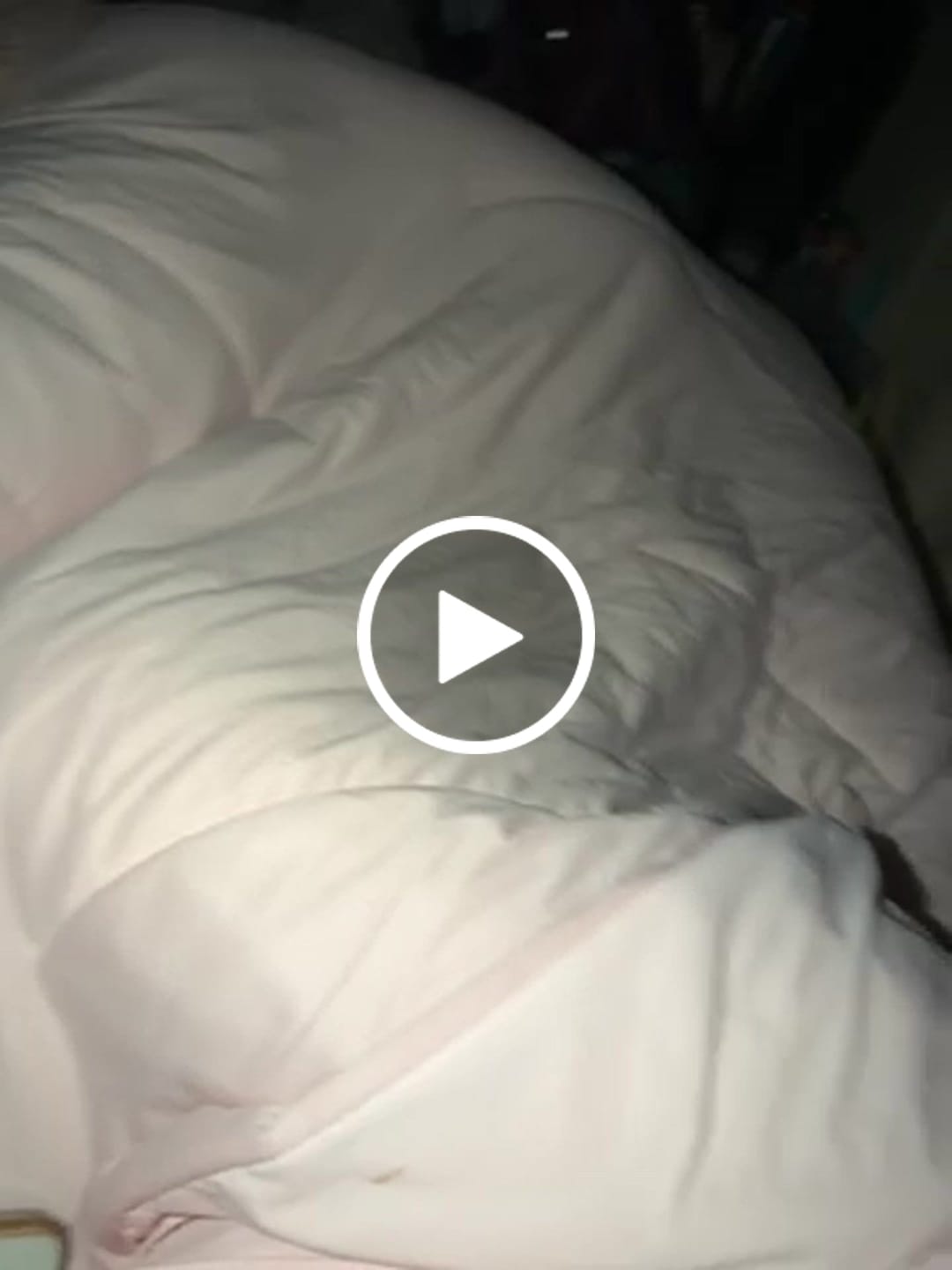 Customer video review of CloudCool™ Cooling Comforter