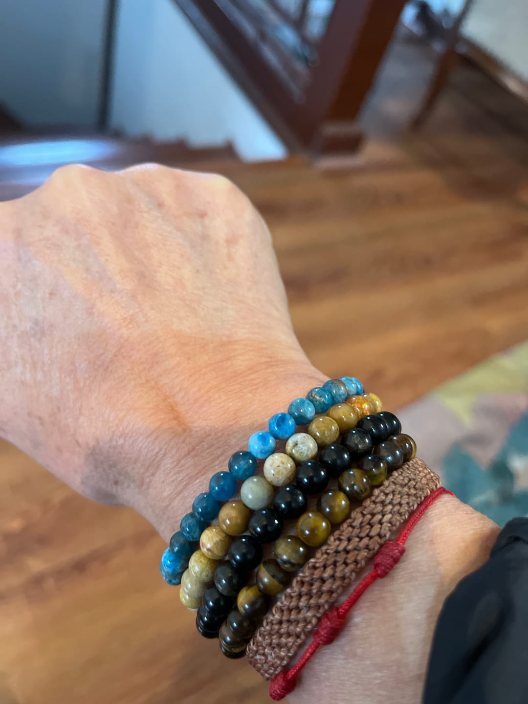 Customer photo review of PULSERA ELÁSTICA APATITA (6 MM) + DETALLE DE PLATA 925