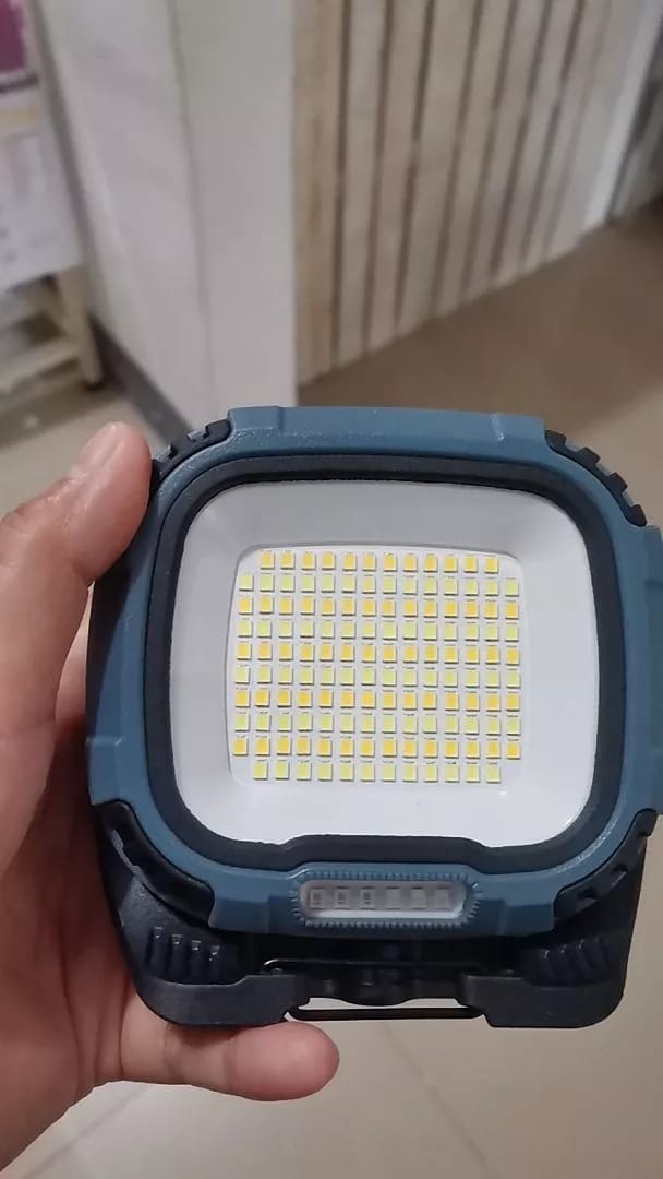 Customer photo review of LED Multi-functional Portable Type-C Emergency Rotating Light Magnet Flashlight