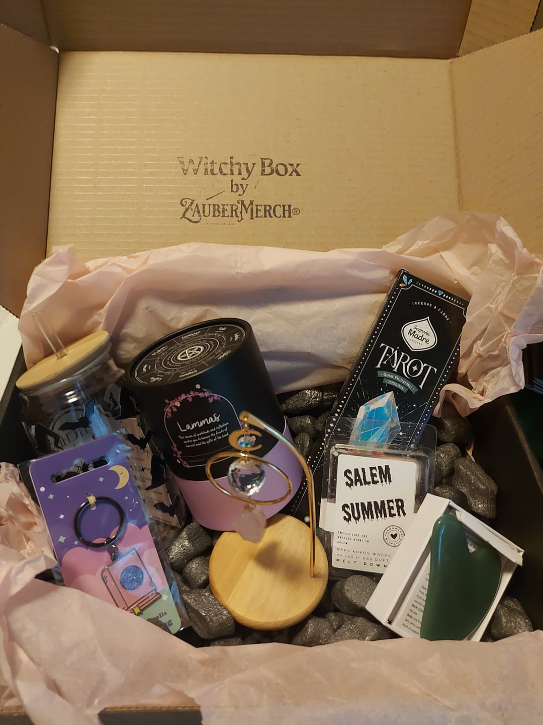 Customer photo review of Witchy Box August (Monatlich wechselnd & limtiert)