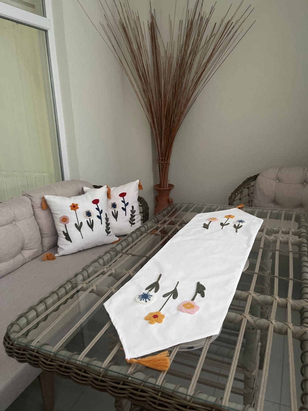 Customer photo review of Punch İşlemeli Keten Dekoratif Vintage Bohem 140x35 Runner Masa Örtüsü