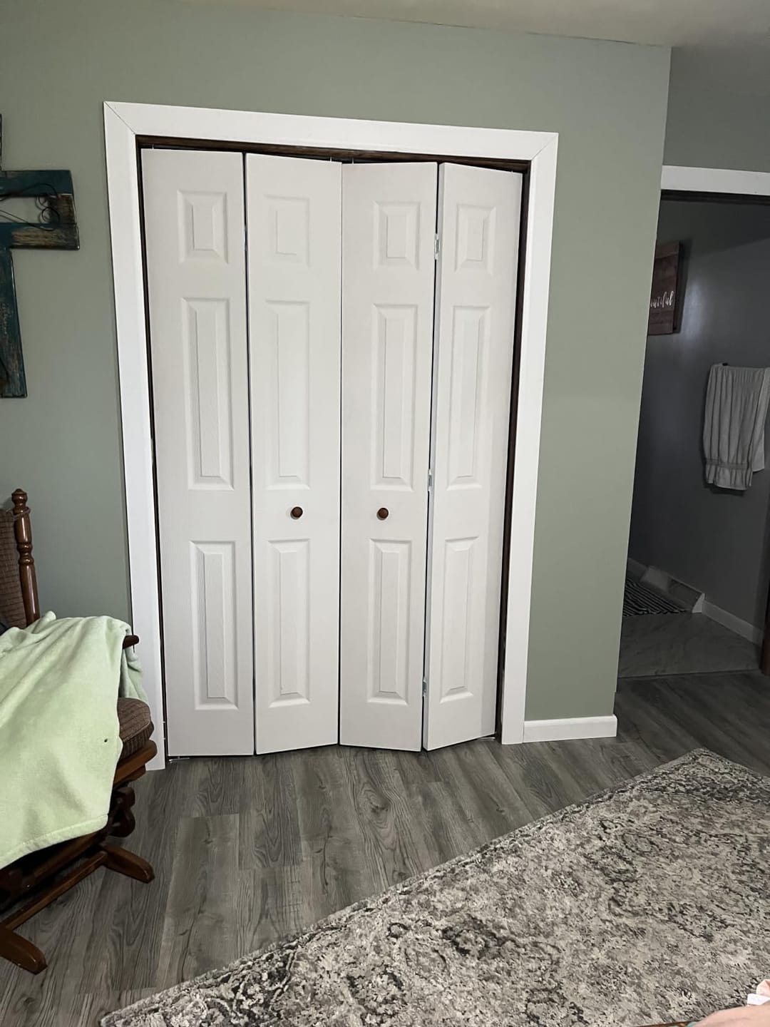 Customer photo review of TENONER White MDF Hollow Core 6 Panel Bi-Fold Interior Door for Closet, Pantry, Laundry Room - Space-Saving and Easy-to-Operate