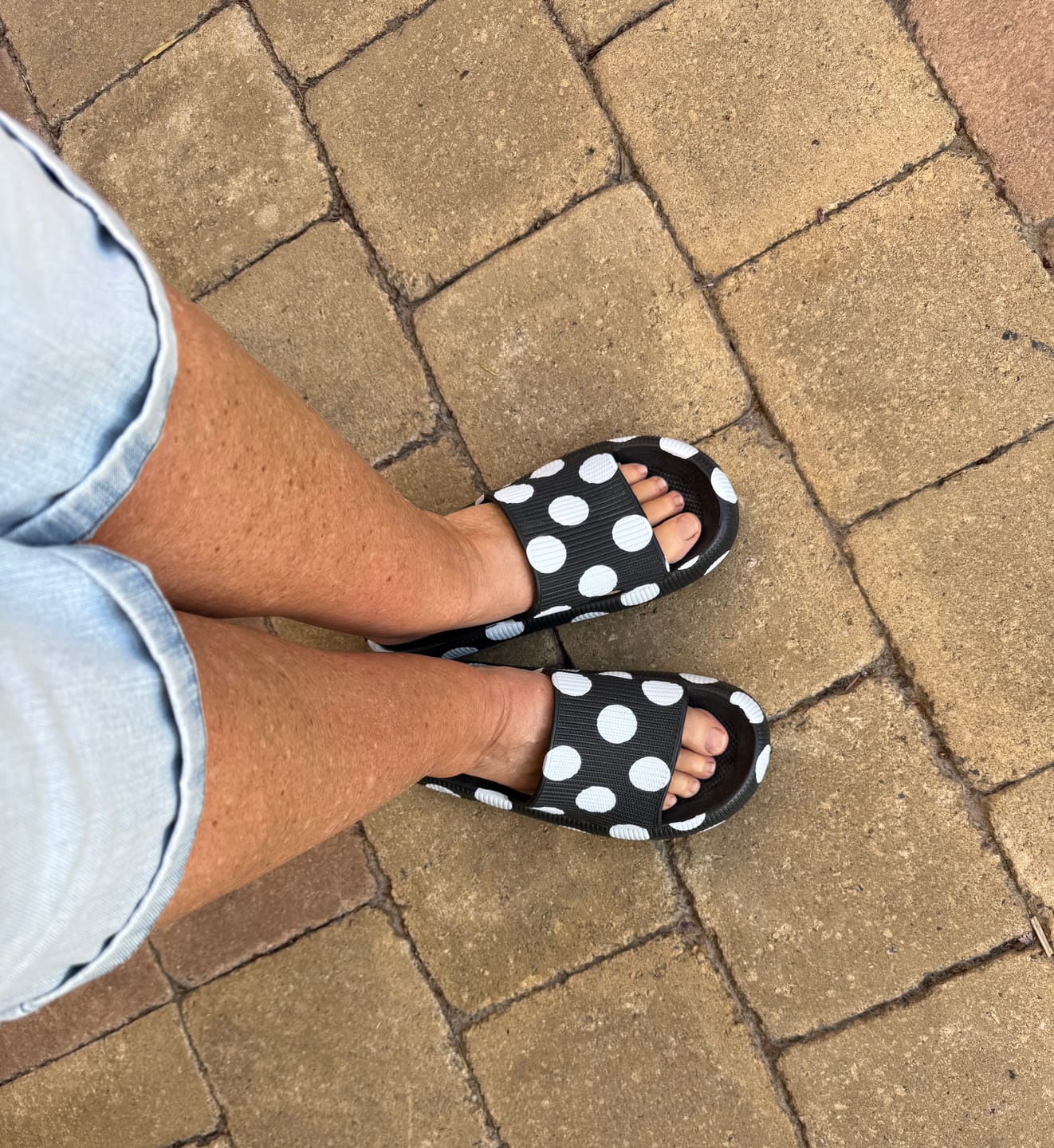 Customer photo review of HappyFlops Polkadots