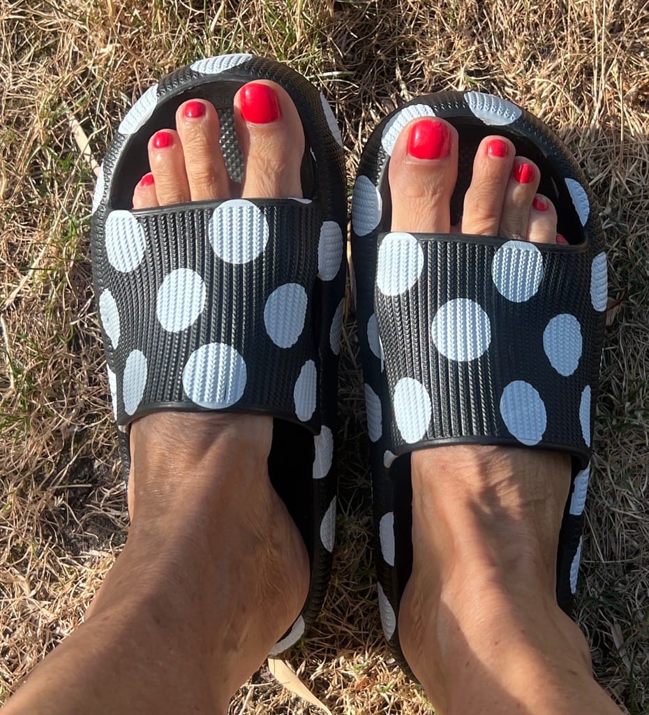 Customer photo review of HappyFlops Polkadots