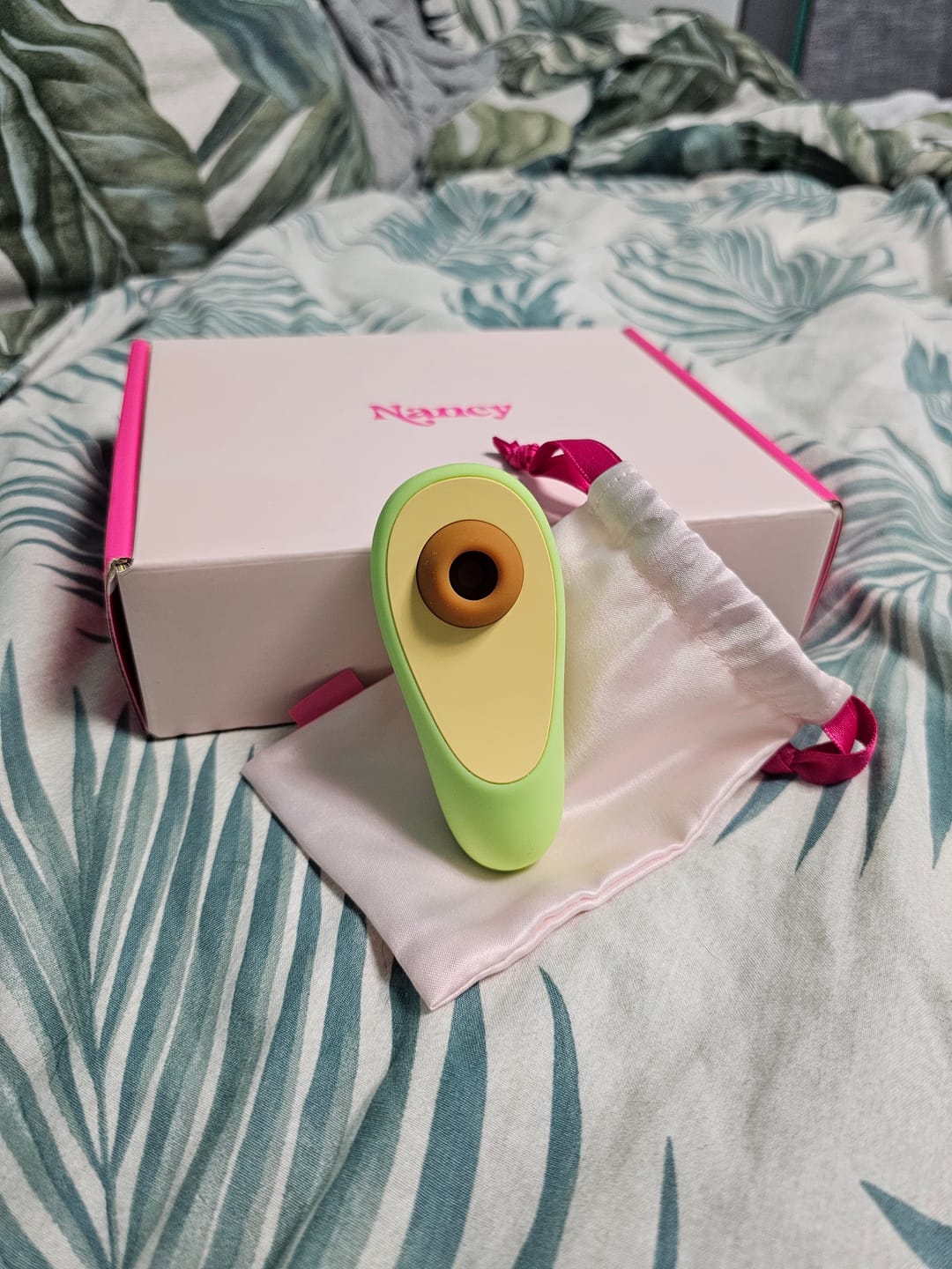 Customer photo review of Avo Clitoral Massager