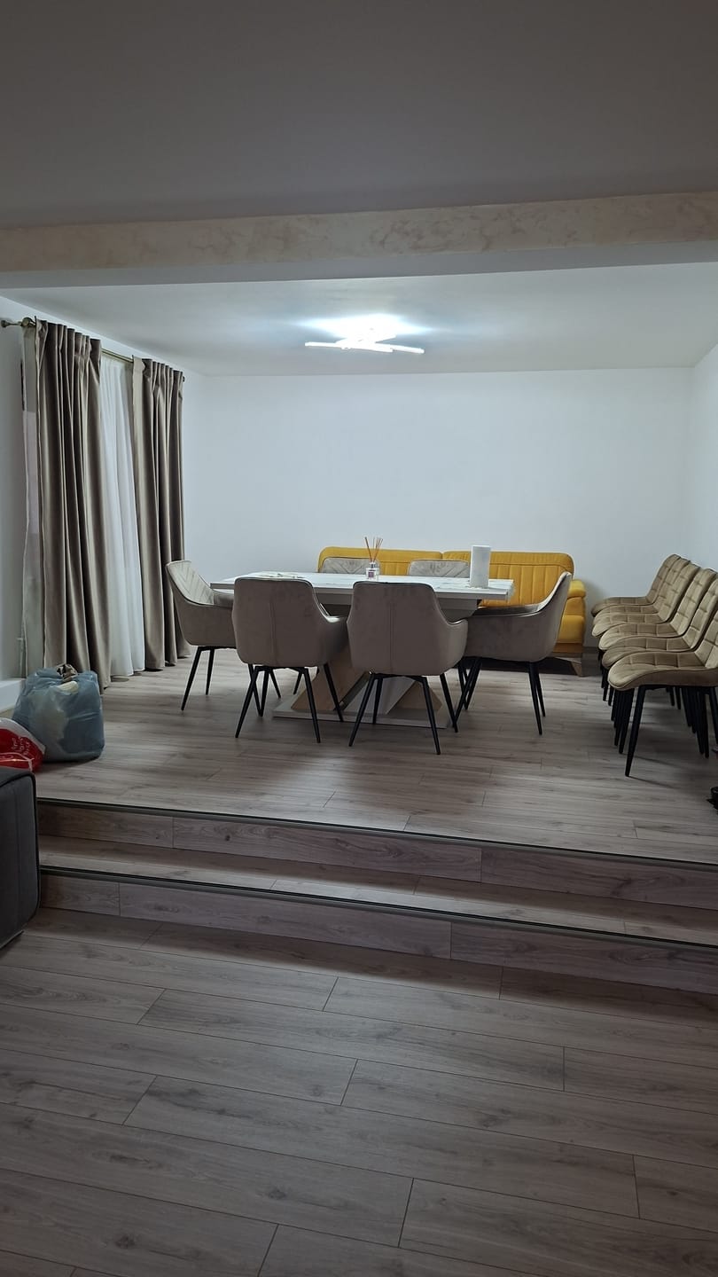 Customer photo review of Scaun K580, bej - HLR 11, stofa catifelata/otel, 51x61x85 cm
