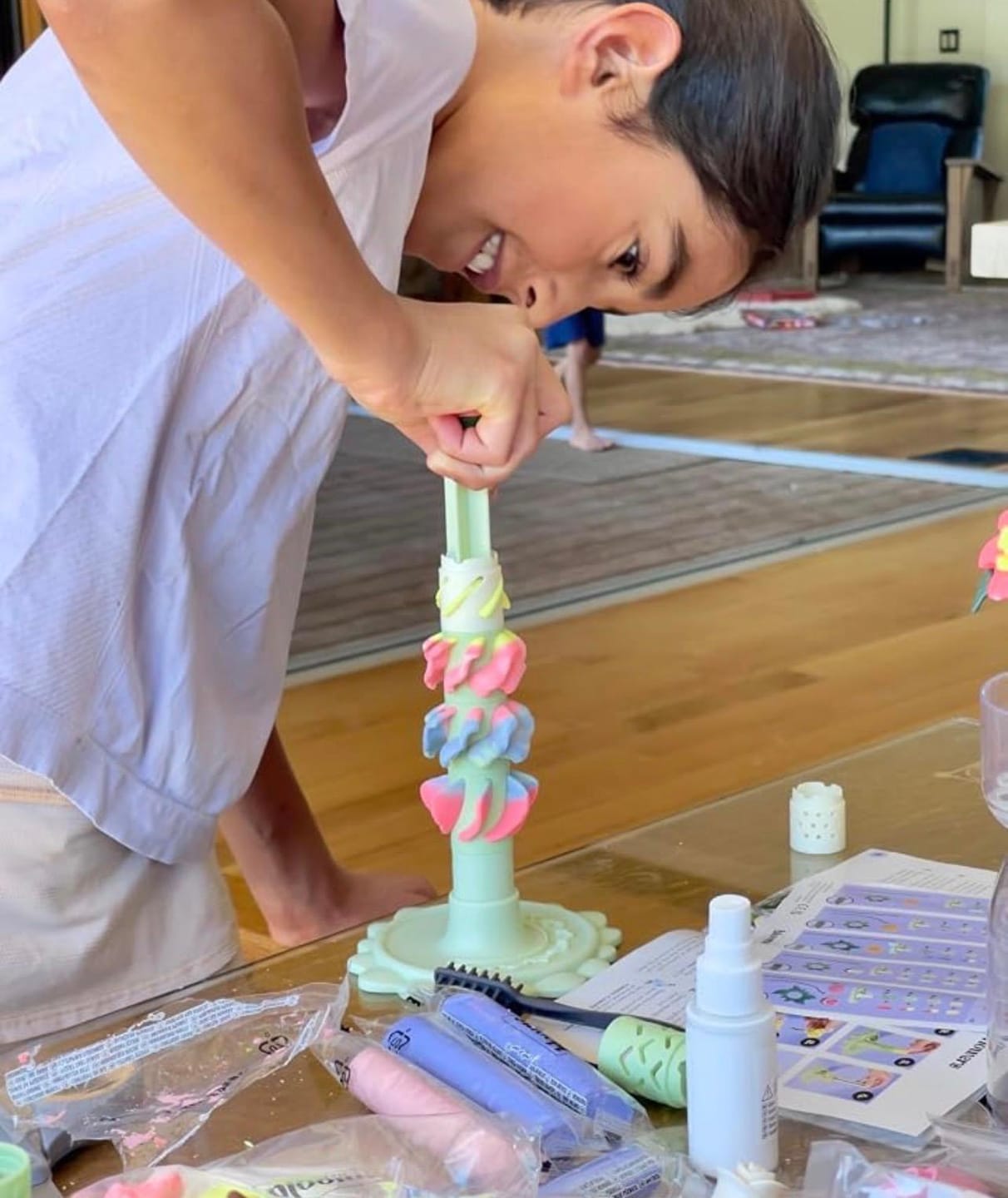 Customer photo review of Kit de Flores Artesanales relajante para jovenes y adultos "Blooms by Play-Doh"