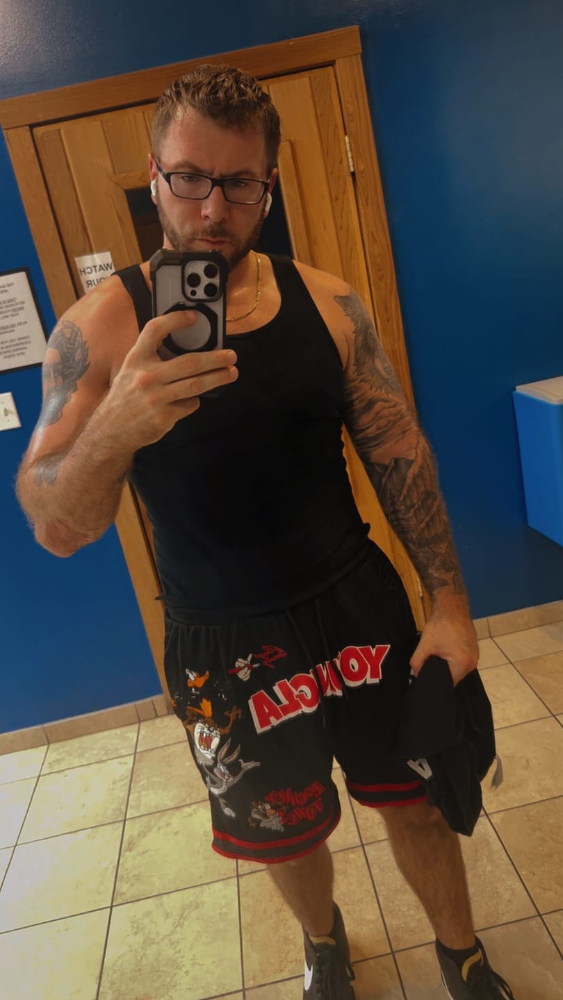 Customer photo review of 1071 - Looney Tunes Embroidered Patch Shorts