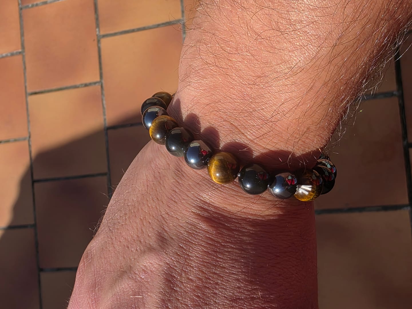 Customer photo review of Bracelet "3 Protections" en Oeil de Tigre, Hématite & Obsidienne Noire