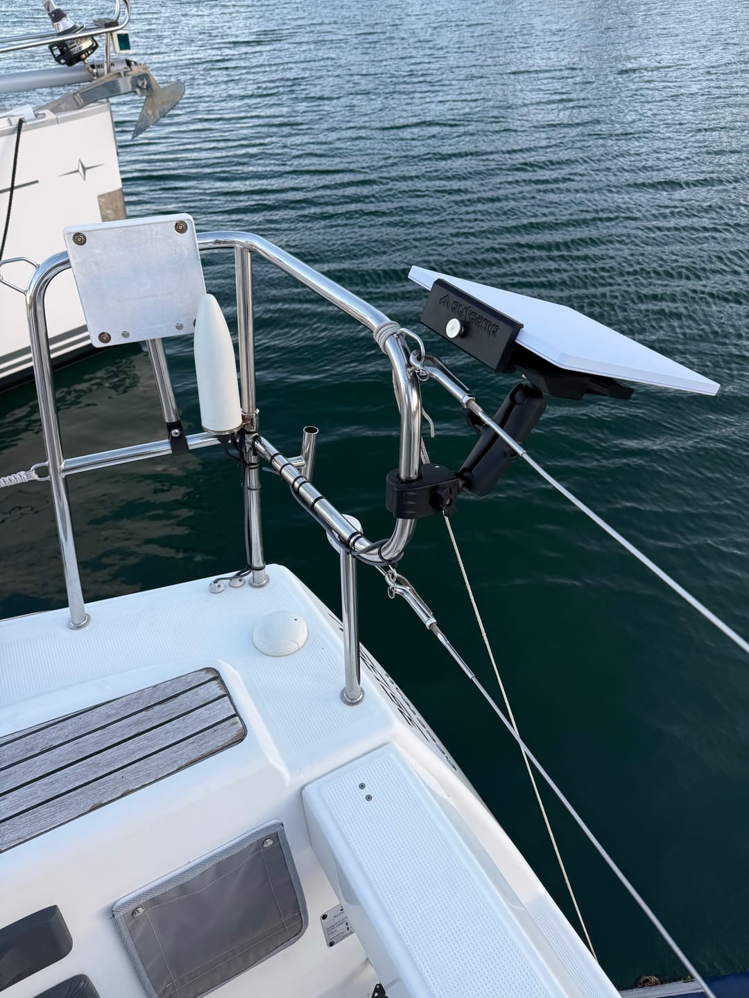 Customer photo review of Outcamp Universal Marine & Off-Road Rail Mount for Starlink Mini | 25-32mm | Australia