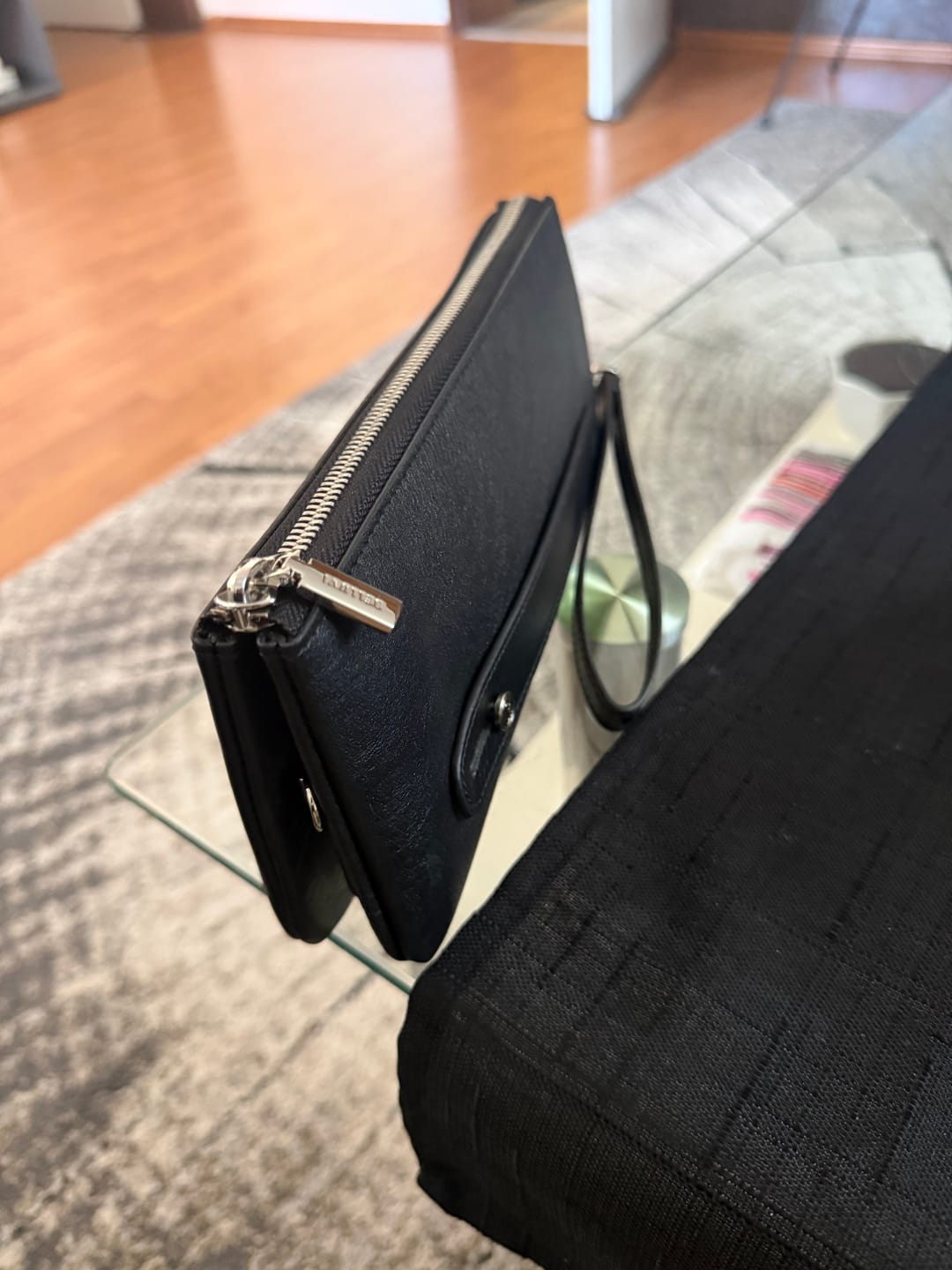 Customer photo review of Belluvi Duo Pouch