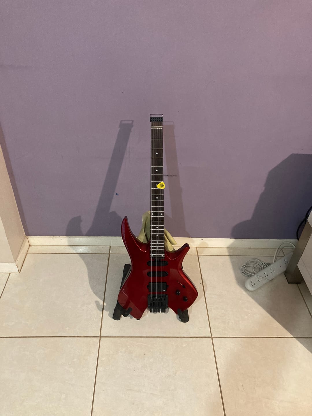 Customer photo review of Donner HLX-500 Headless Electric Guitar (NHL-500)