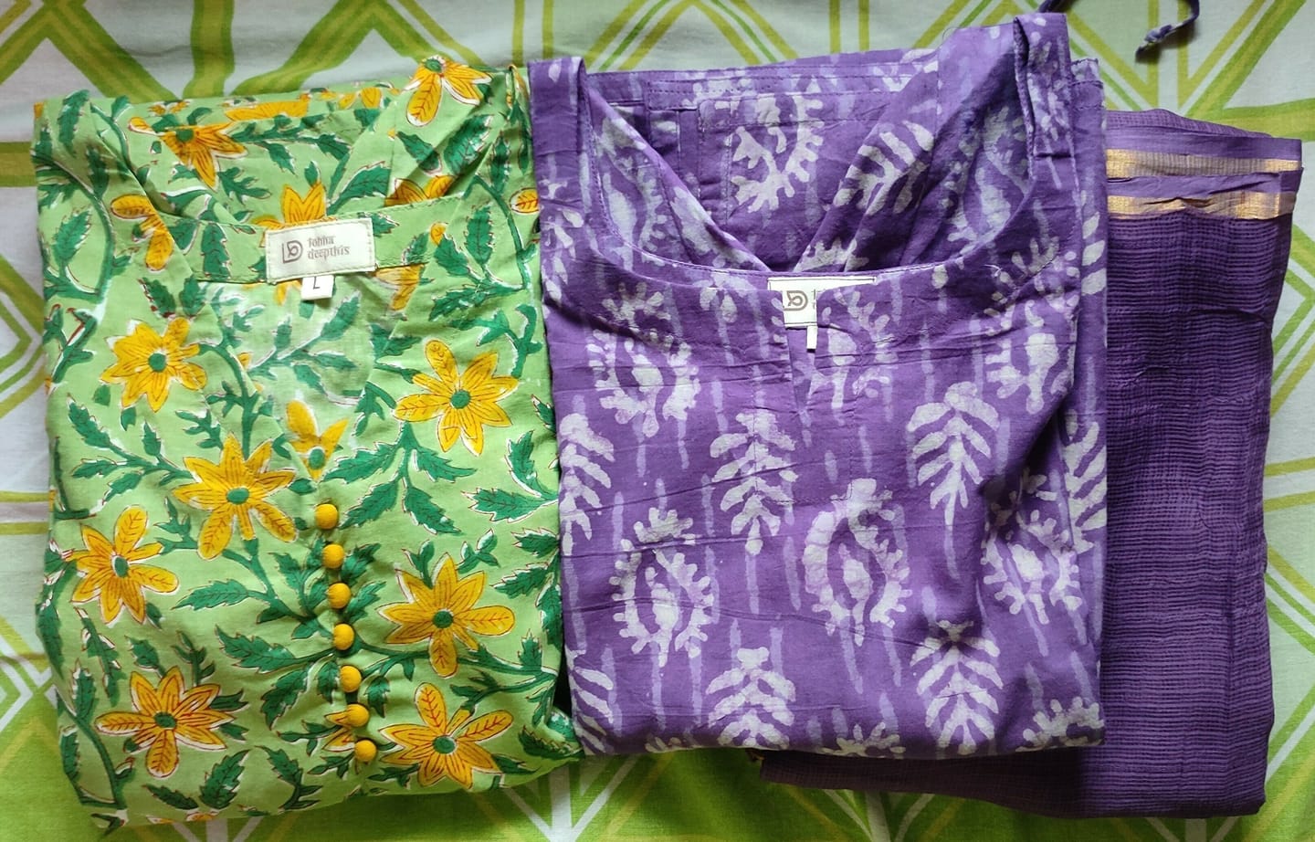 Customer photo review of Set of 2- Lavender Bagru Straight Kurta and Pants