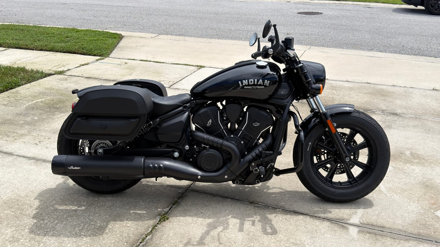 Customer photo review of 28L - Pantheon Quick-Mount Medium 2025+ Indian Scout Bobber Motorcycle Saddlebags