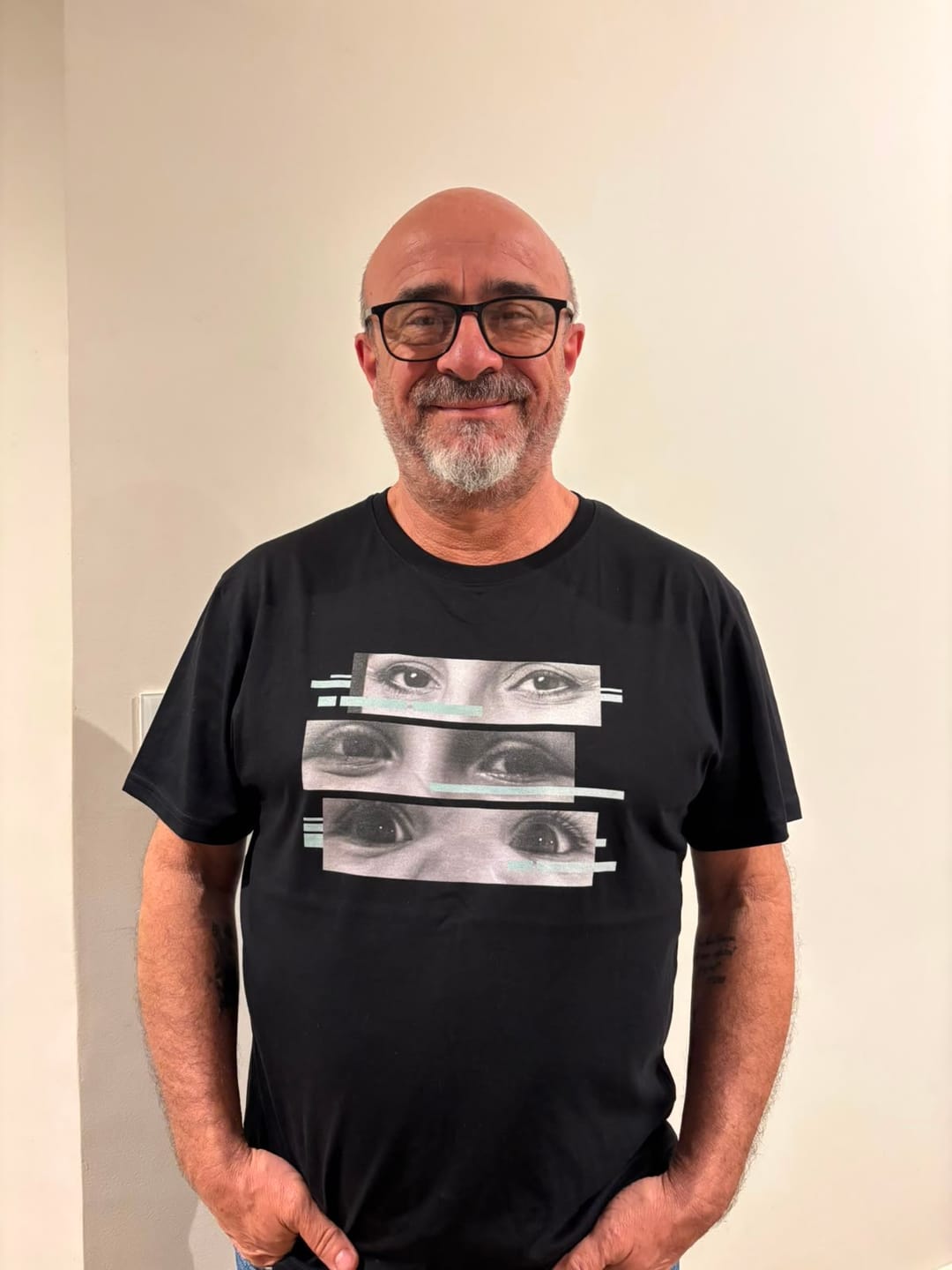 Customer photo review of Camiseta Personalizada OLHARES DOS FILHOS - Algodão Peruano