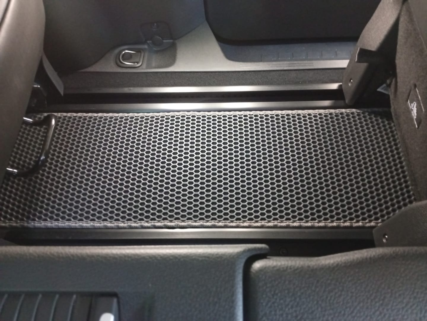 Customer photo review of Fußmatten für Van - Komplettset