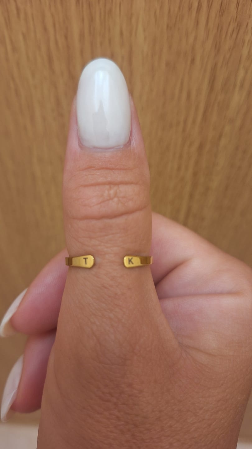 Customer photo review of Nastavitelný prsten s iniciálami Whisper