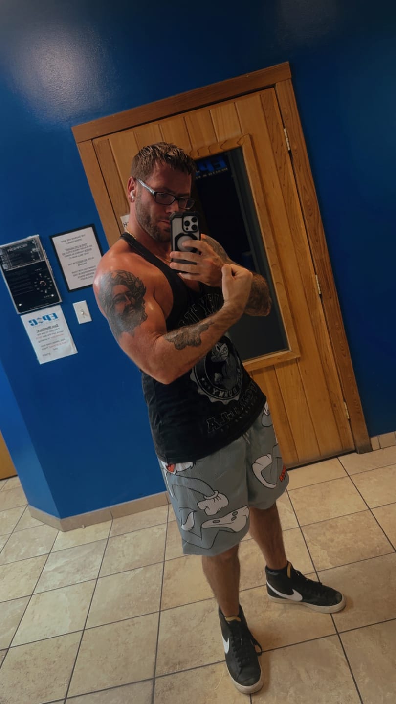 Customer photo review of 1098 - Looney Tunes Basketball Shorts