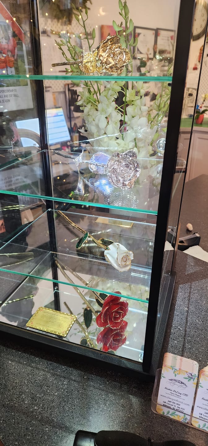 Customer photo review of 24k Gold 7" Rose (No Box)