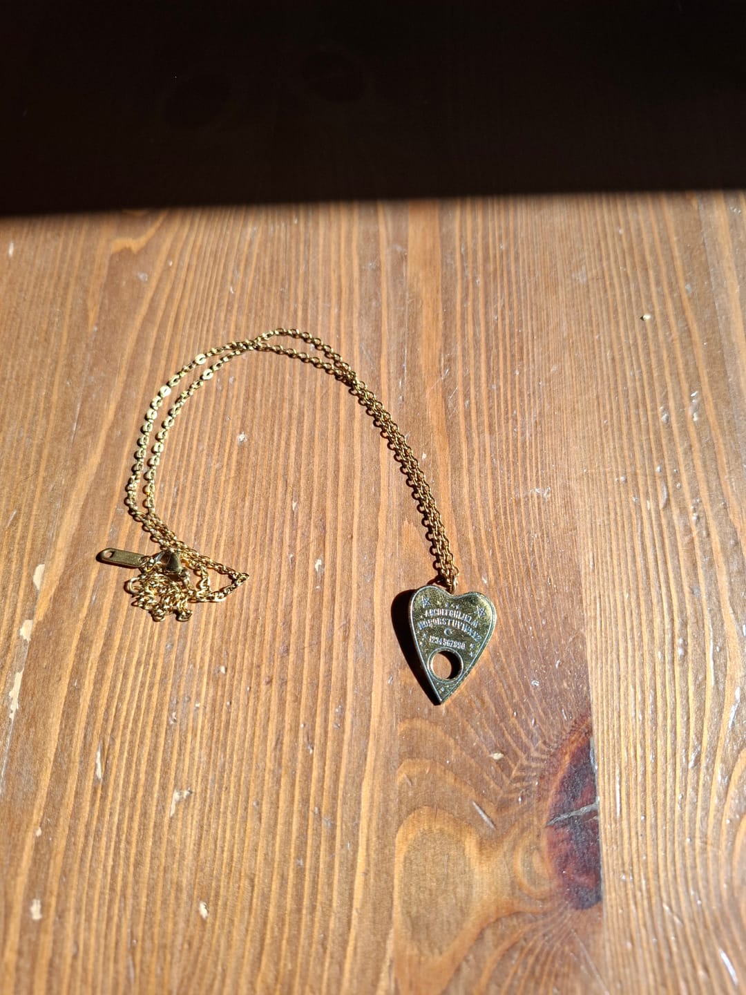 Customer photo review of Ouija-Planchette Halskette