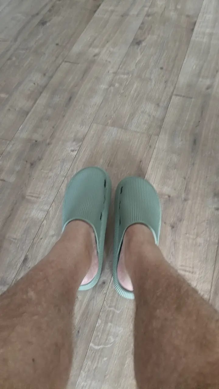 Customer photo review of HappyClogs Strapless