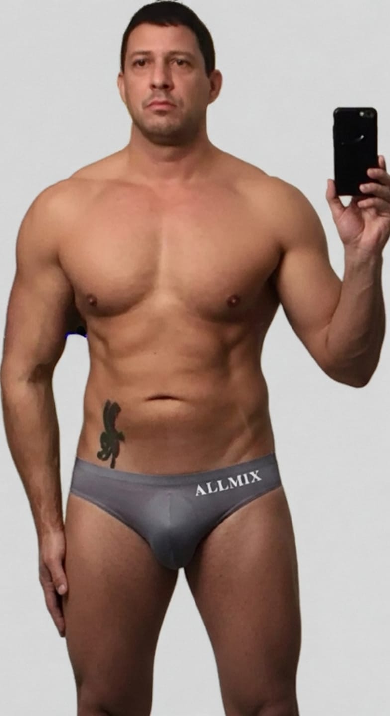 Customer photo review of 4 Pack ALLMIX Men's Sexy Seamless T-back Thongs
