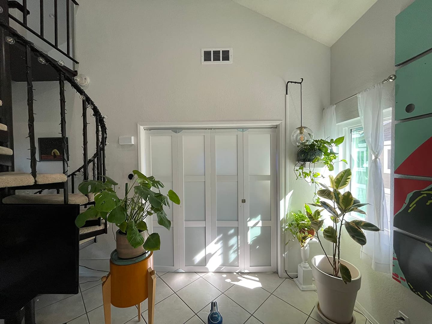 Customer photo review of TENONER White MDF 3-Lite Frosted Glass Bi-Fold Door for Closet, Laundry Room, Bathroom - Space-Saving with Hardware Kits