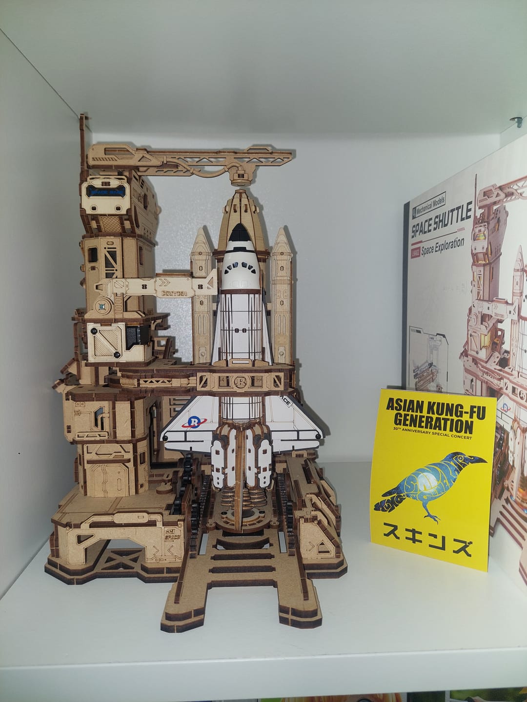 Customer photo review of Space Shuttle Mechanical Models - Maqueta de Madera ROKR