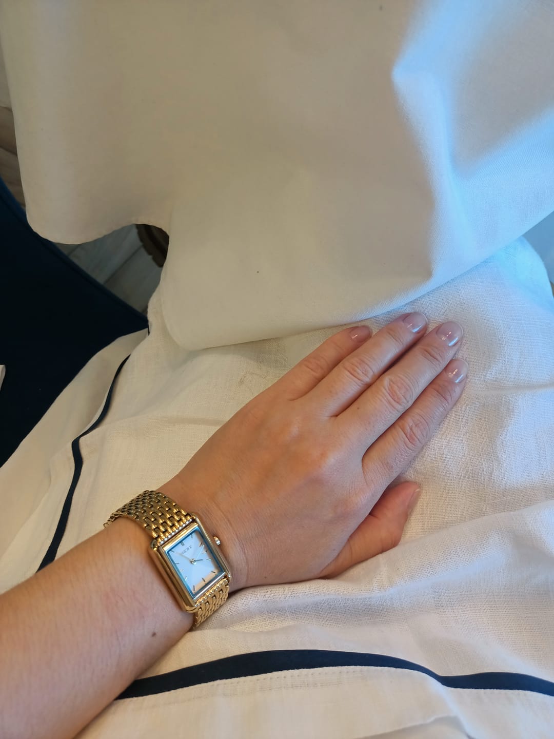 Customer photo review of Olivia Gold White