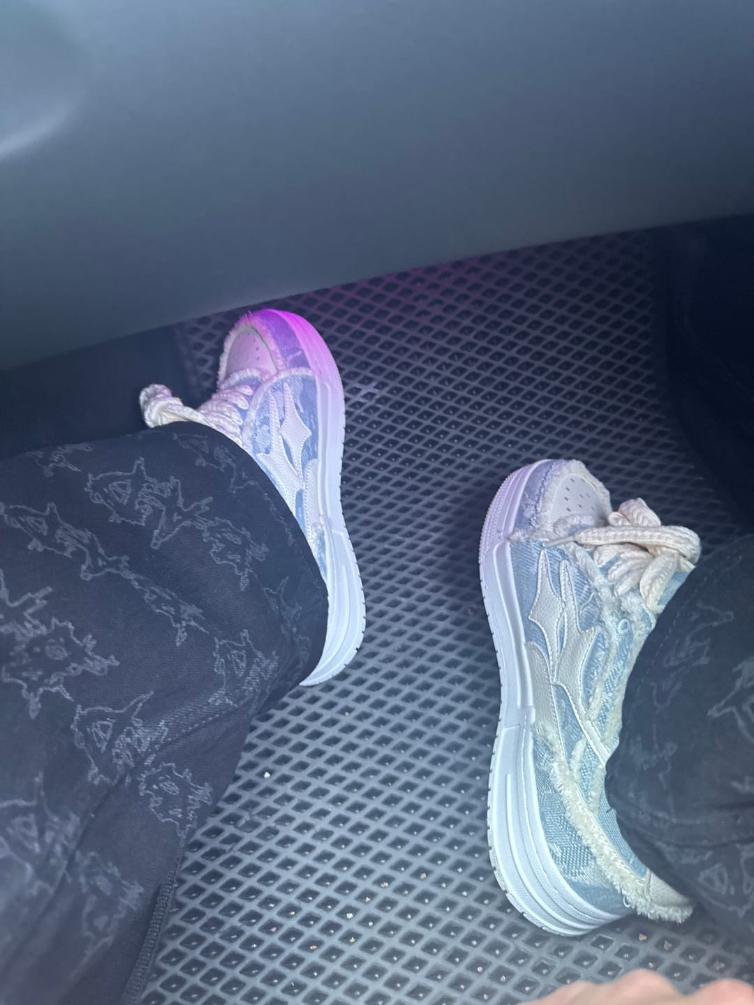 Customer photo review of Thesupermade Hundred High Street Board Shoes Couple Shoes - 1610