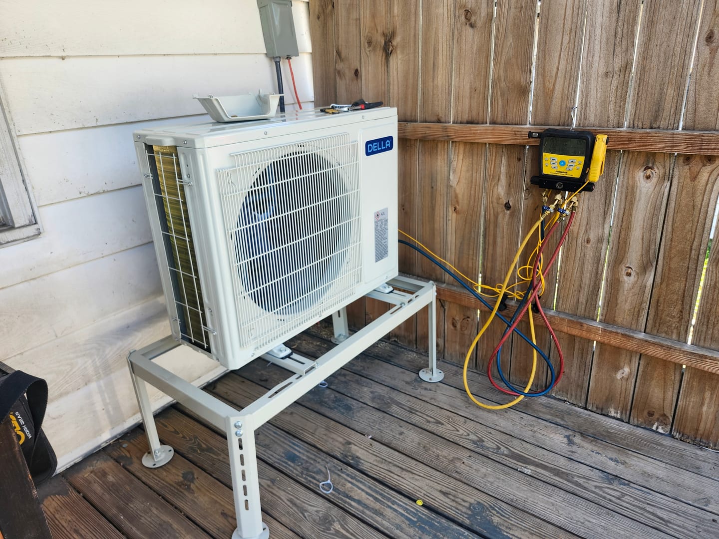 Customer photo review of DELLA Motto Series 23000 BTU 19 SEER2 Mini Split Heat Pump AC – Up to 1500 Sq.Ft.