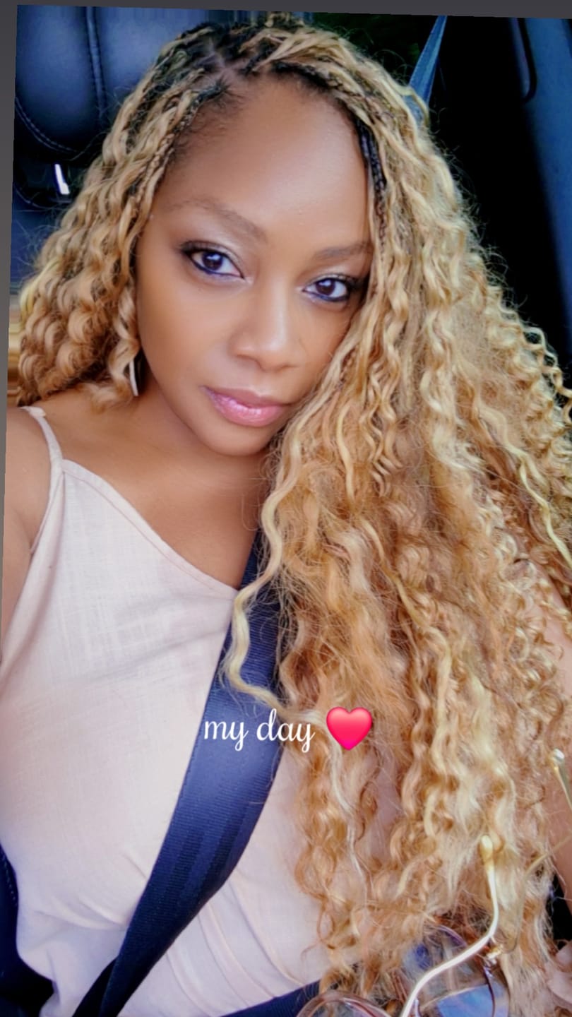 Customer photo review of #T1B/27/30/613 Ombre Blonde Loose Deep Wave Feather Crochet