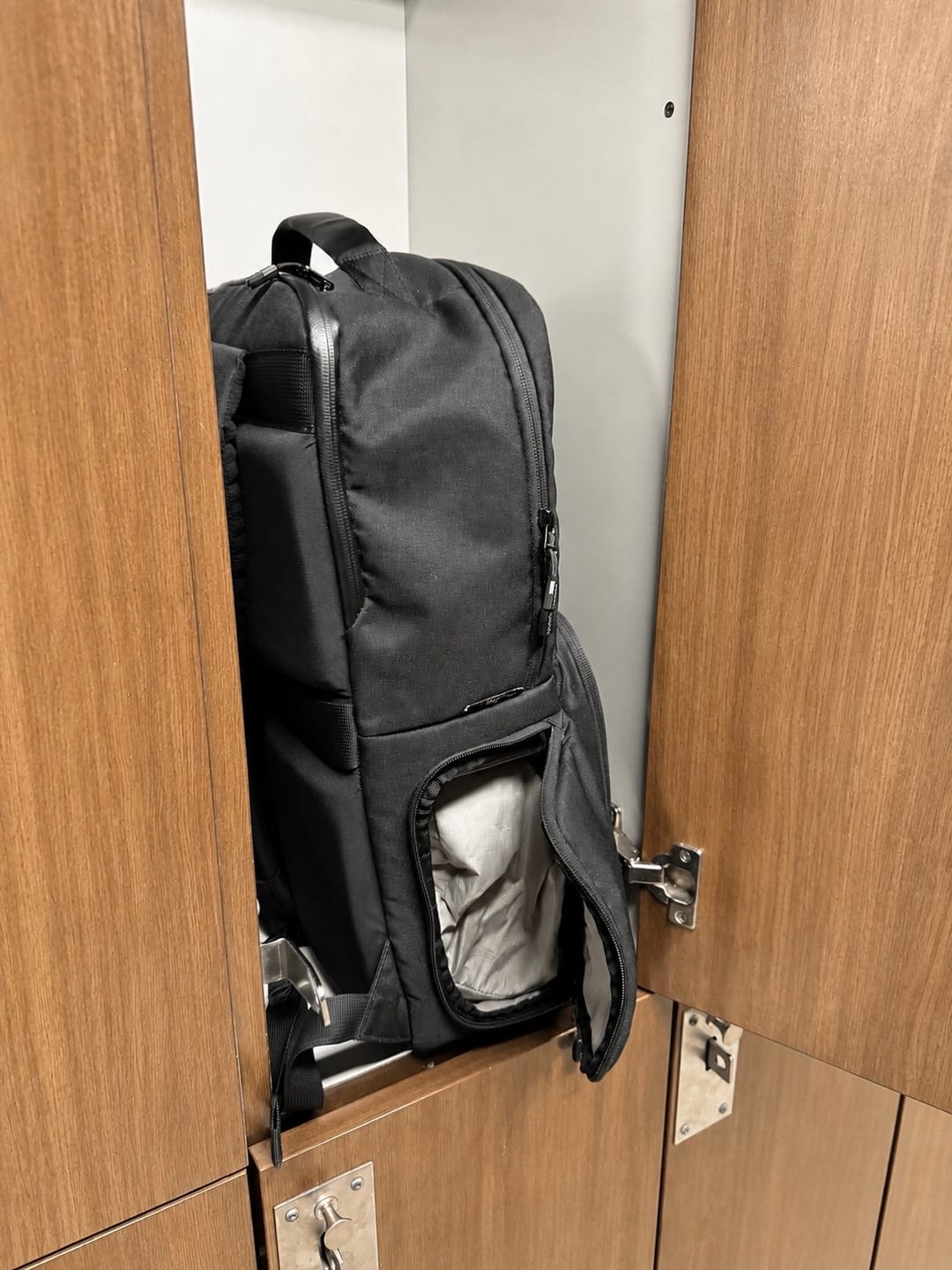 Customer photo review of Birdesc Backpack