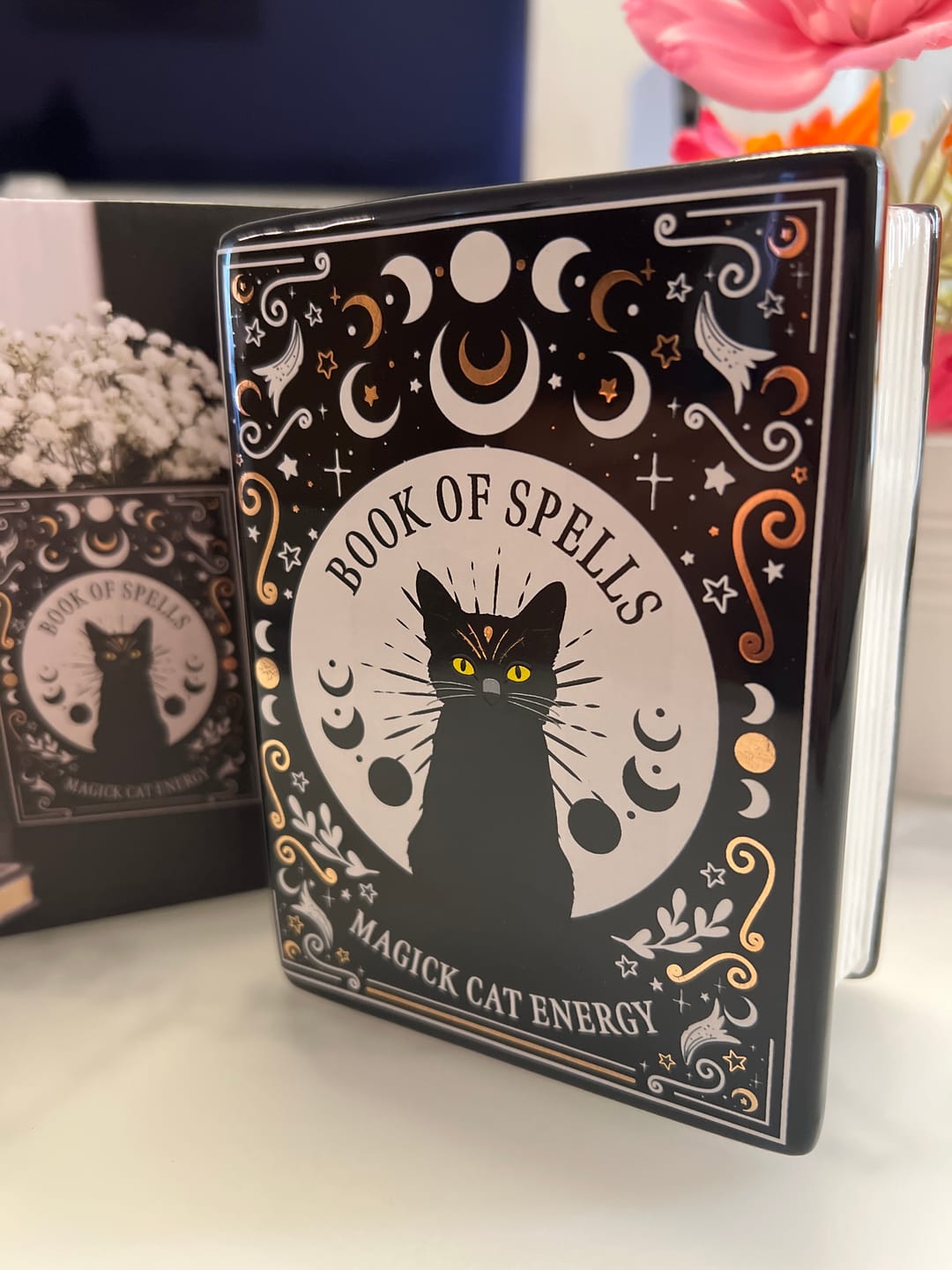 Customer photo review of Schwarze Katze Buch Vase – Witchy Blumenvase für Katzenliebhaber