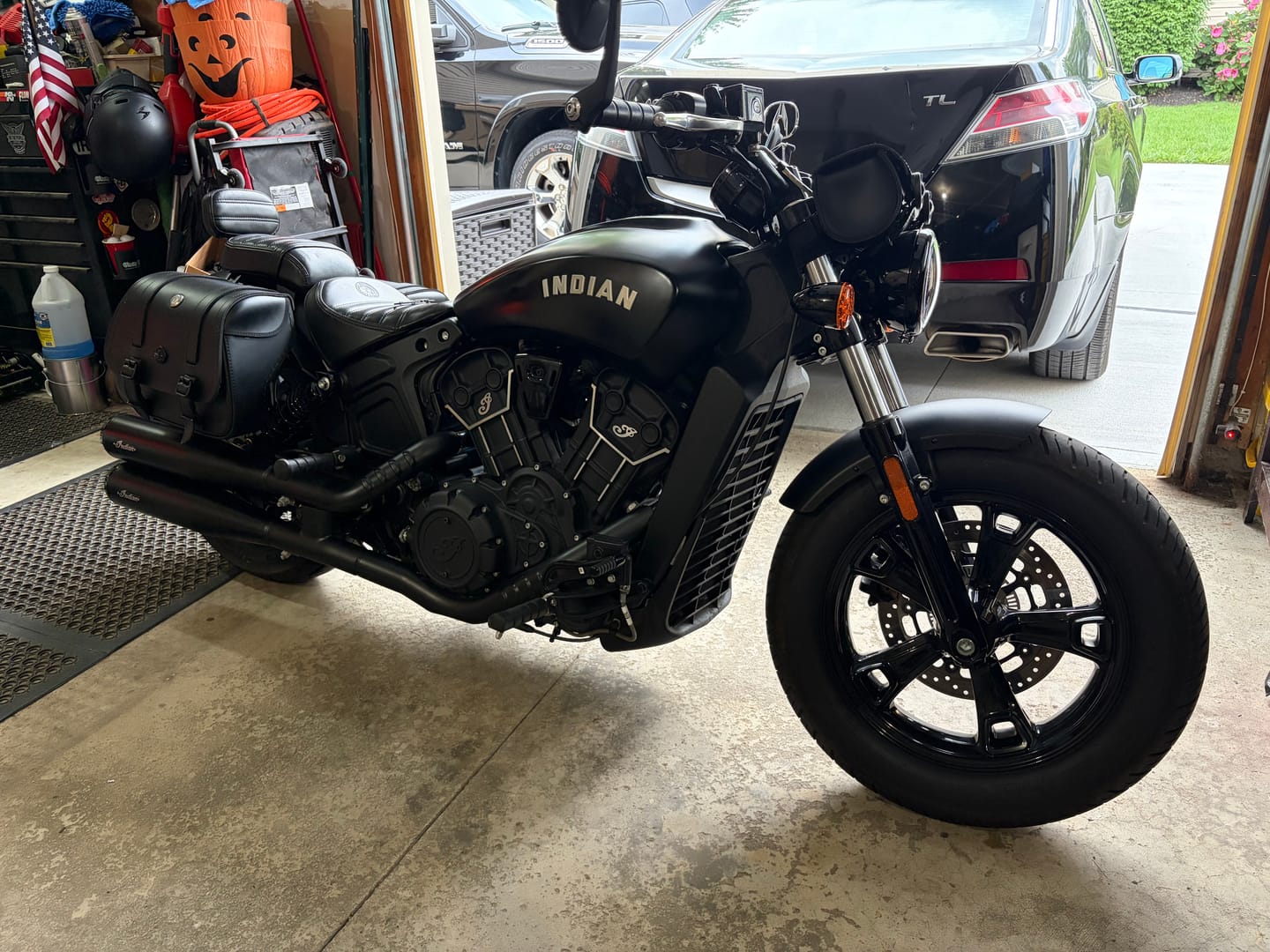 Customer photo review of 25L - SpiritBlade Medium Indian Scout Bobber Sixty Leather Motorcycle Saddlebags