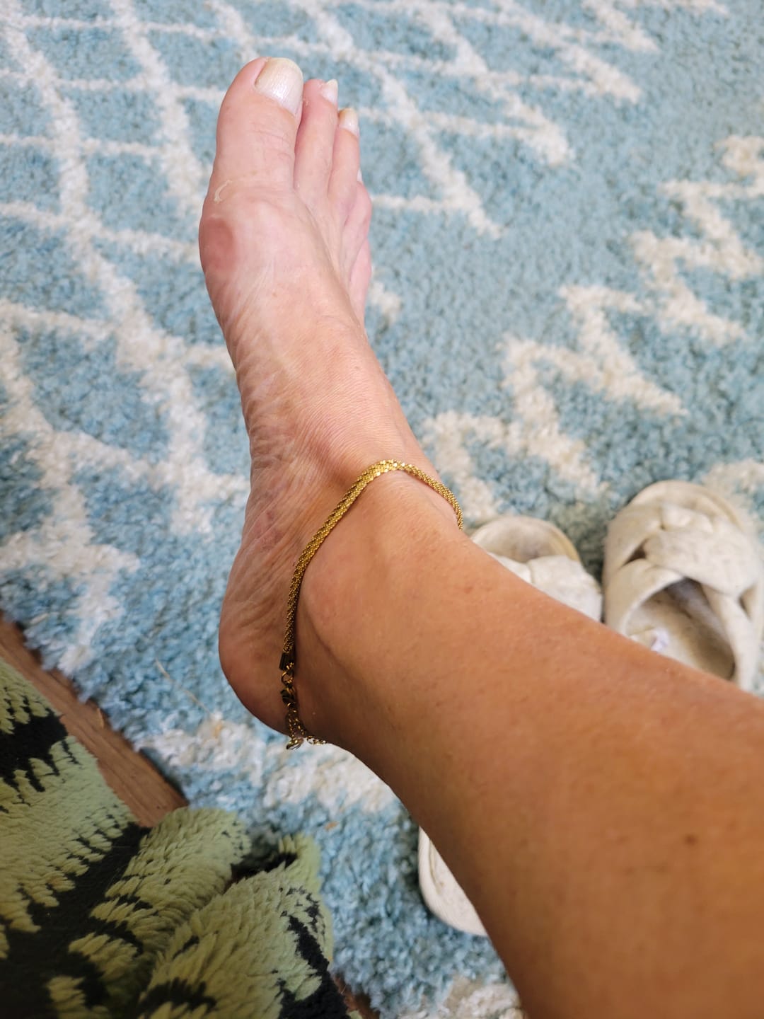 Customer photo review of Amora Ankle Chain