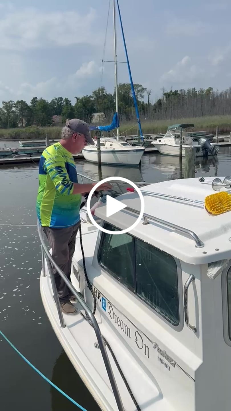Customer video review of Salty Hull 3-Pack Cleaning Kit – Complete Boat Care Refill Bundle