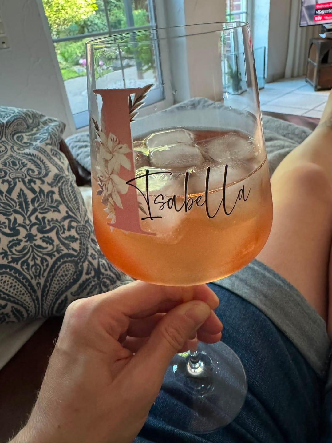 Customer photo review of Blume - Personalisiertes Weinglas mit Initiale und Namen für Dich und deine Freundinnen