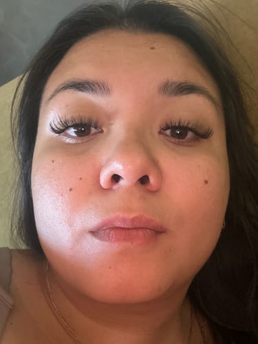 Reviewer's Lashlover Wimpernextensions applied to their natural lashes