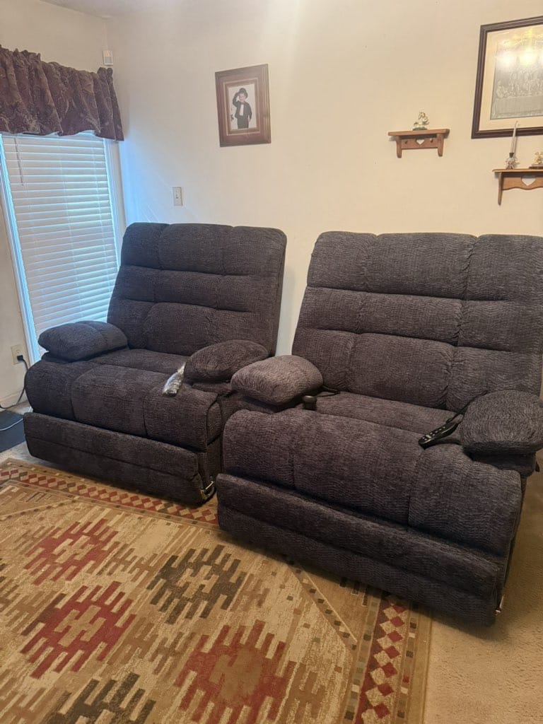 Customer photo review of 9205 EWT500 Heavy Duty Extra Wide Power Lift Recliner – Triple Motor, 500 lbs, Heat & Massage