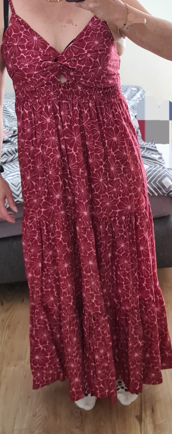 Customer photo review of Luftiges Sommer Kleid FLORAL FEMININE mit dünnen Trägern burgundy/rose