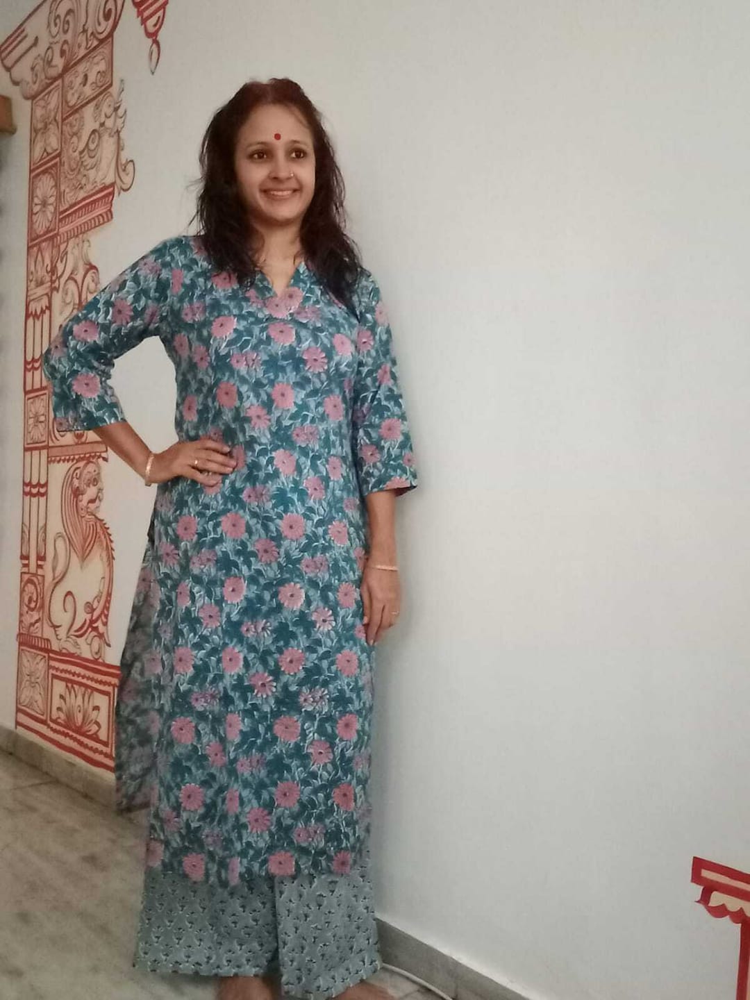 Customer photo review of Set of 2- Asagi Sanganeri Cotton Straight Kurta and Pants